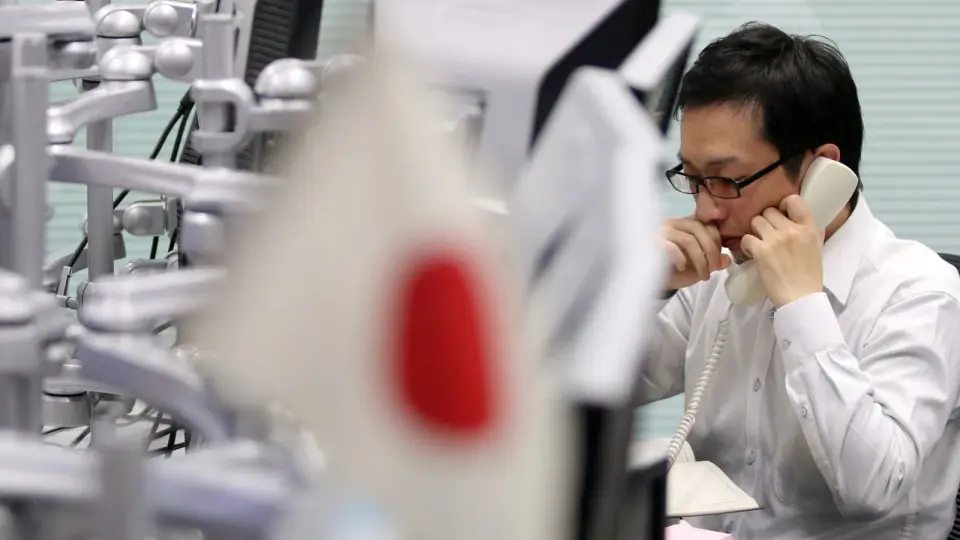 Nikkei Hits 65,000 as Oil Slides on Iran Talks Progress