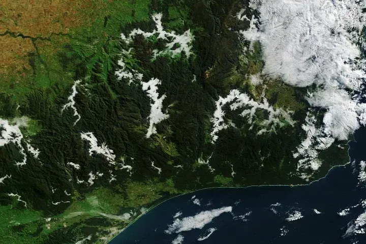 Victoria’s Valley Fog and Arch Cloud Captured by NASA