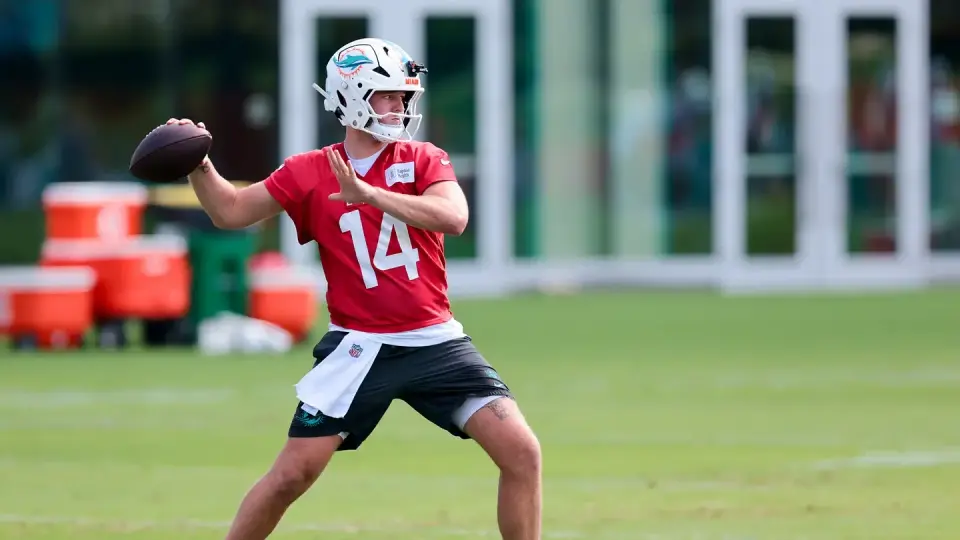 Dolphins Open Practice Flaunts Deep Ball, Ewers Connects on Long TDs