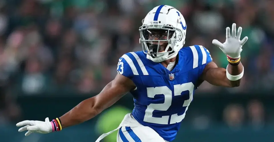 Eagles add Kenny Moore II to bolster versatile secondary