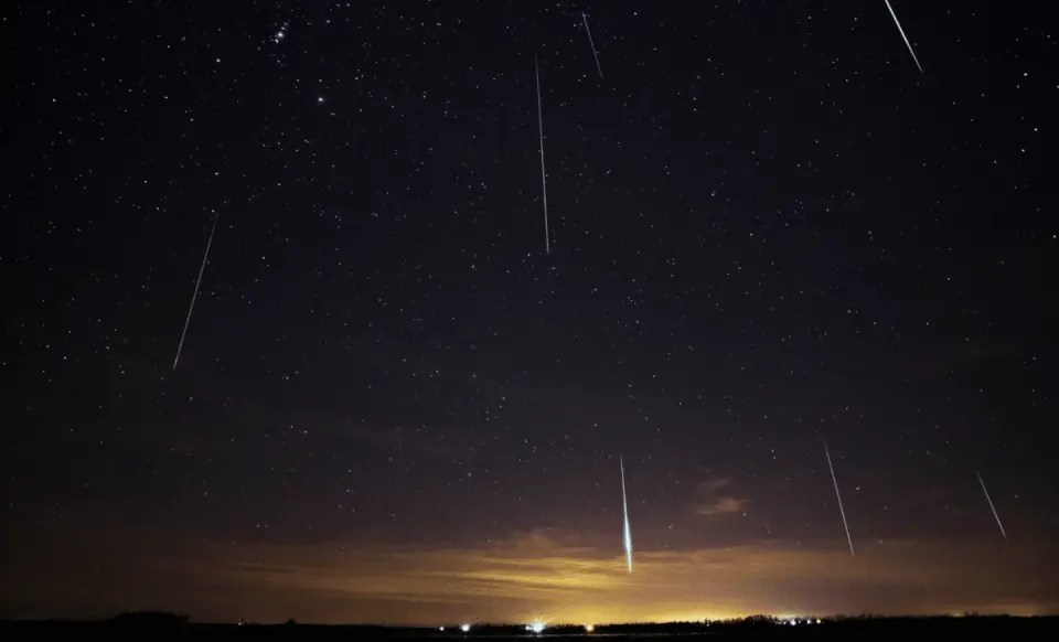 Eta Aquarids Peak Tonight as Moonlit Skies Challenge Meteor Watchers