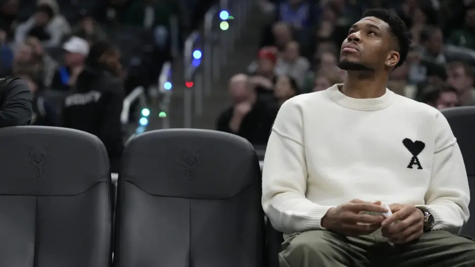 Bucks weighing Giannis trade offers as post-lottery rumors swirl