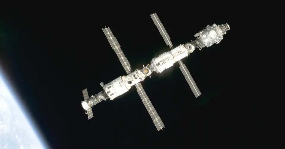 Seven-Year Zvezda Air Leak Elevates ISS Safety Risk