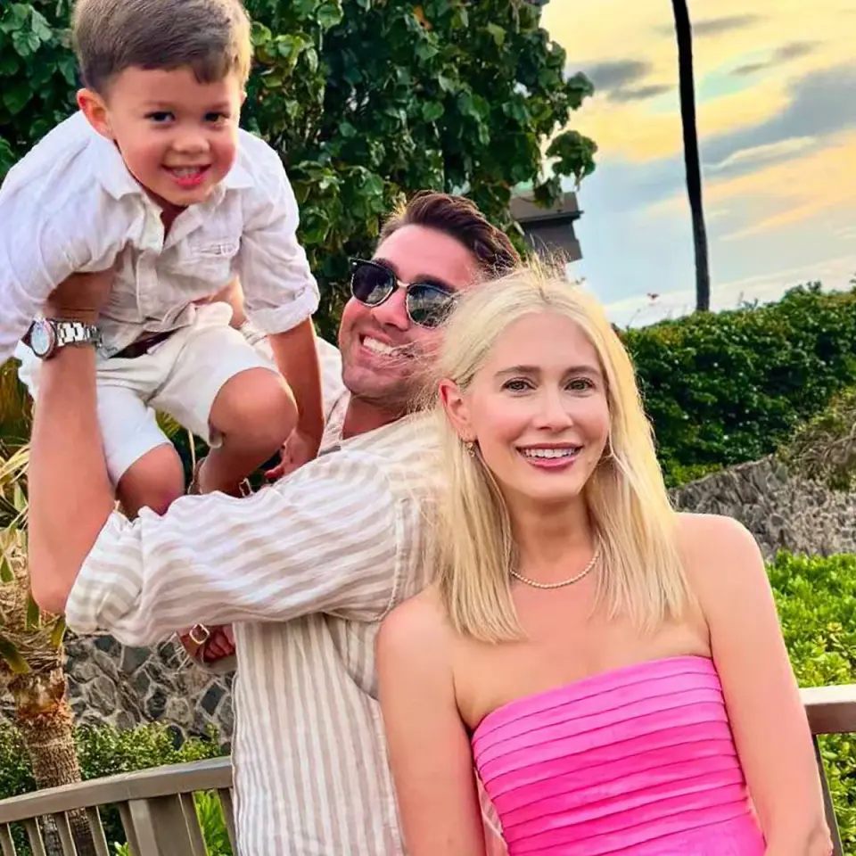 Influencer Jennifer Burnham Reveals Son Baxter Died of Inoperable Brainstem Tumor