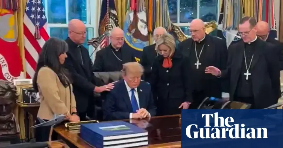 Catholic bishops regret Oval Office prayer, accuse White House of exploiting meeting for midterms