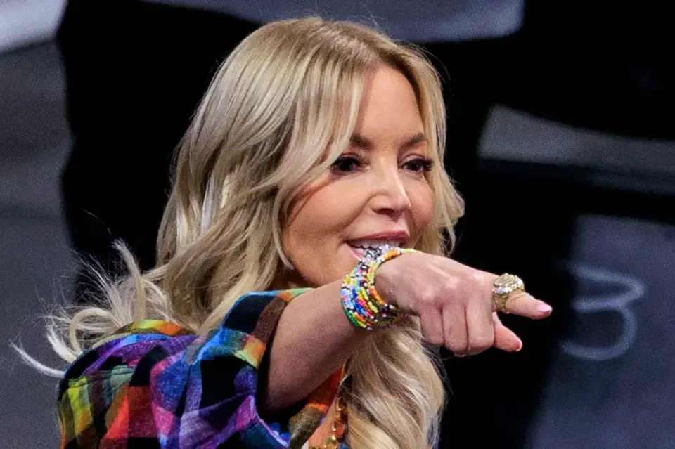 Lakers ownership shifts as Buss family exits to Kushner and Iger