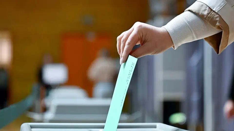 Hungary heads to polls as record turnout looms