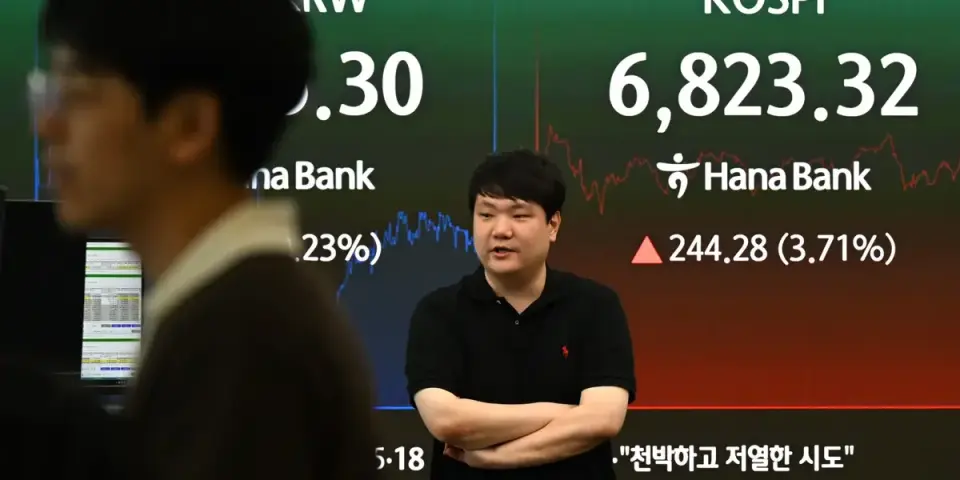 Kospi Plunges 24% as AI Investors Rotate to Taiwan