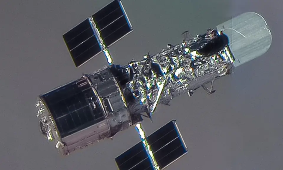 NASA seeks commercial bids to save Hubble from 2033 reentry