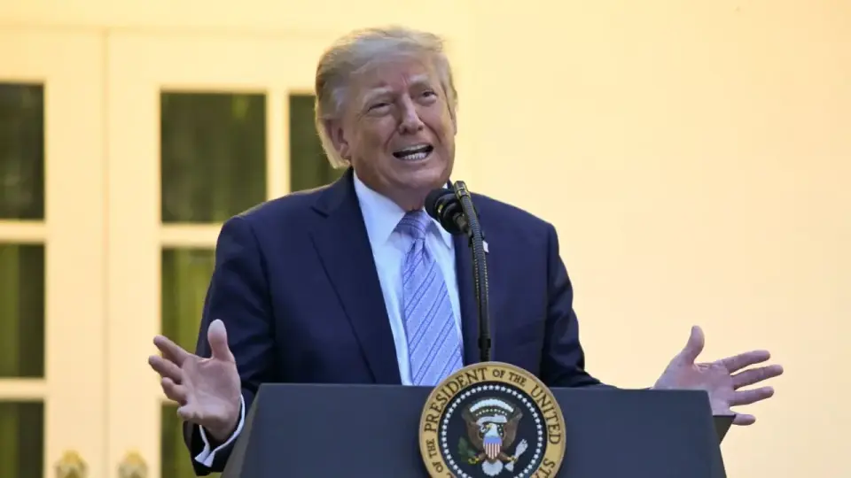 Pat Boone urges Trump to emulate Reagan's restraint after media ban