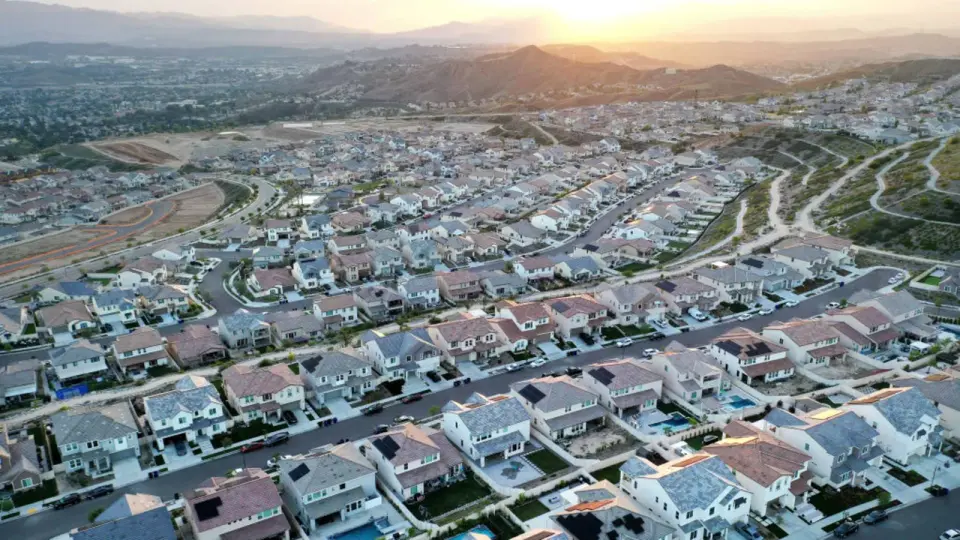 Algorithms in the Market: AI’s Quiet Influence on Home Prices