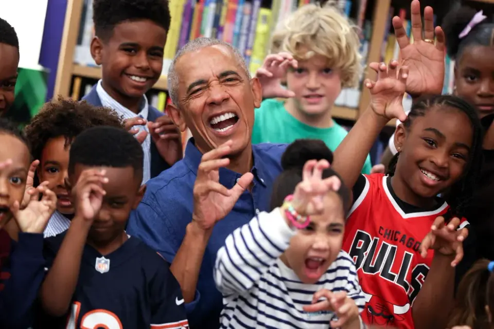 Obama Center opens in Chicago as Obamas greet first visitors
