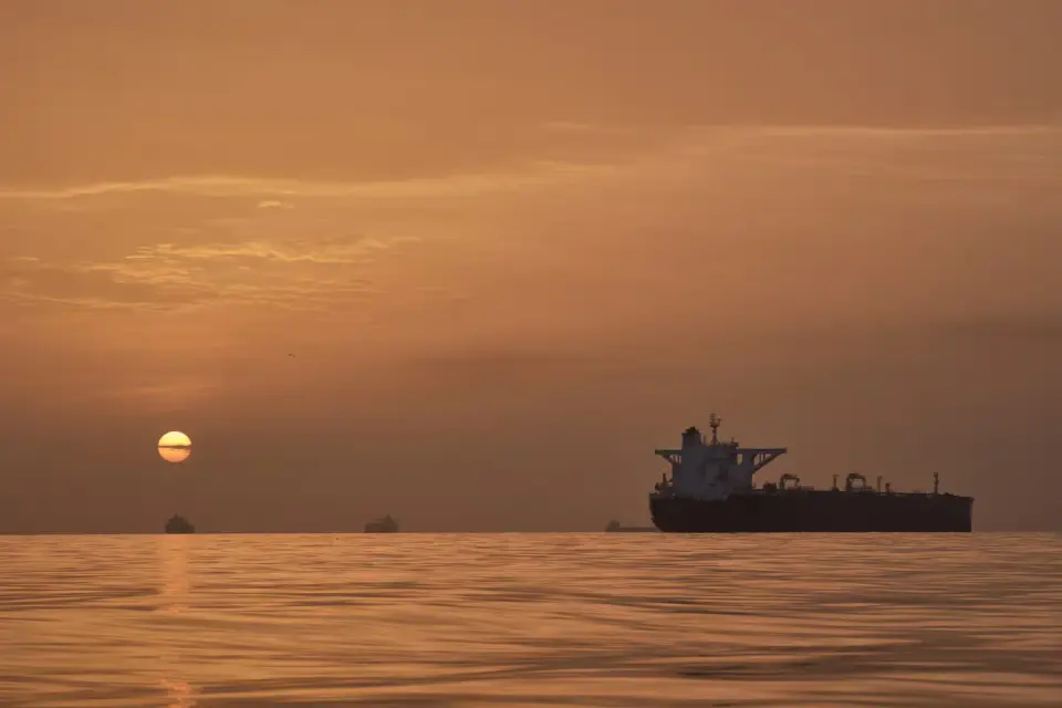 Iran shuts Strait of Hormuz again as U.S. blockade persists