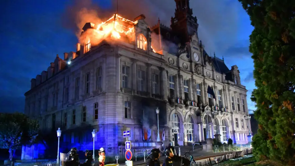 Limoges Town Hall 'Largely Lost' in Arson During France's Fourth Week of Protests