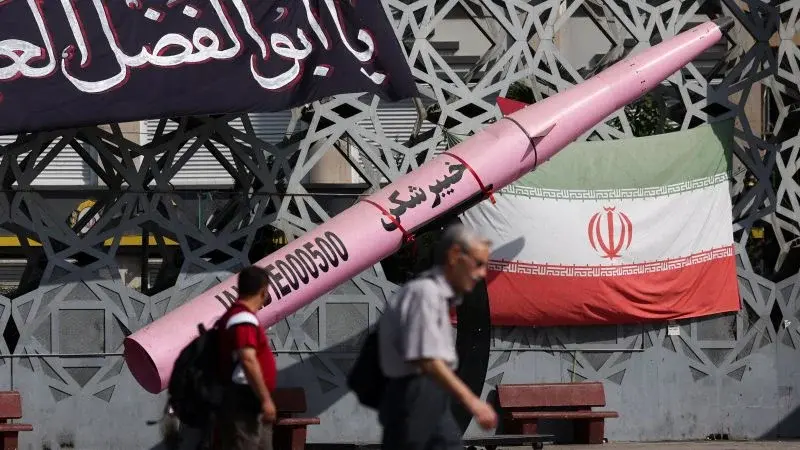 Iran Threatens 'Earthquake' Retaliation as US Sanctions Fall Short of Expectations