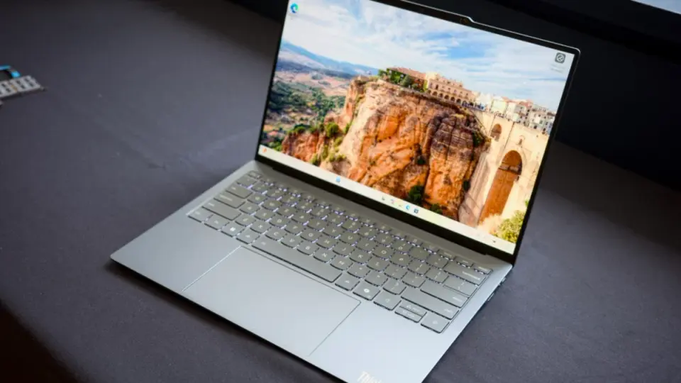 Lenovo Unveils Fanless AeroBlade and Rollable Swan Laptops at IFA 2026