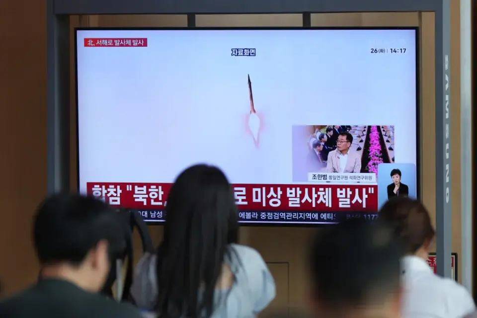 Pyongyang ramps up pressure with sea-launched missiles