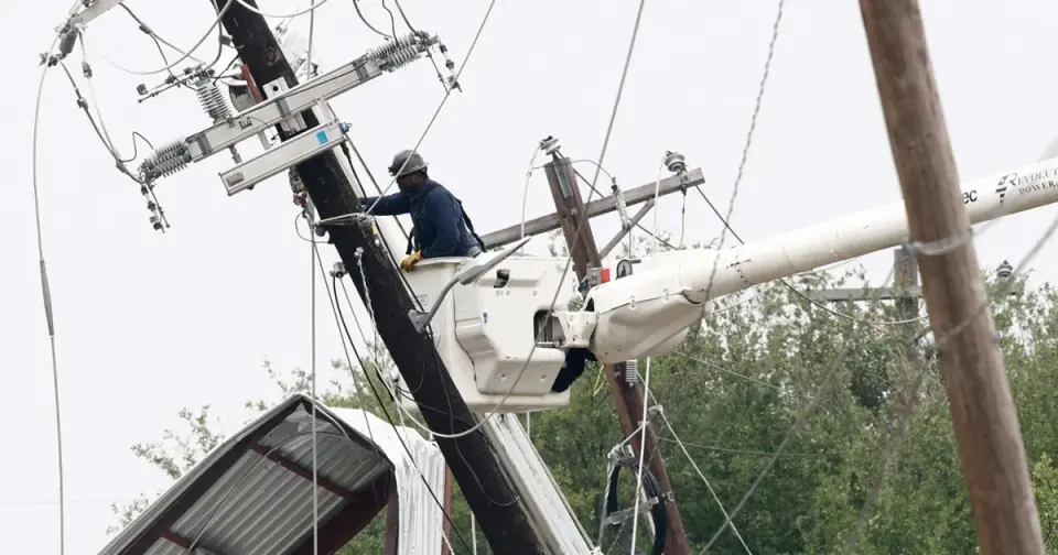 Texas storms batter Mineral Wells, injuring at least two and prompting disaster measures