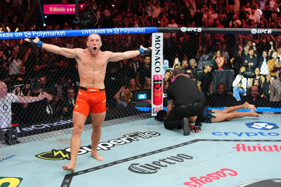 Cormier urges UFC to pair Pimblett with Parnasse to neutralize striker's threat