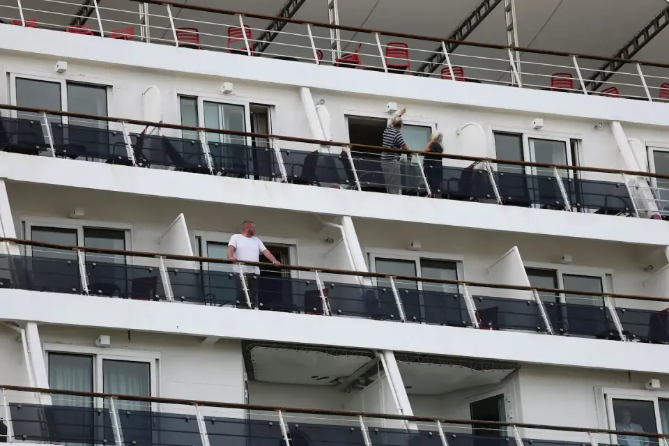 Cruise ships: virus-prone, yet travelers keep cruising