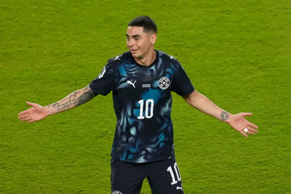 Almiron red card for mouth-covering marks World Cup's first ejection