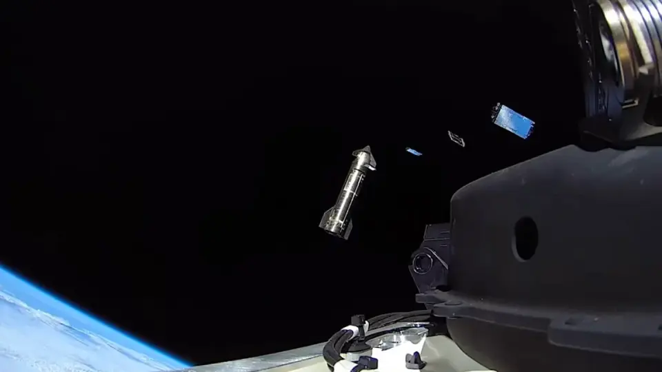 SpaceX demands mandatory orbital data sharing after 164,000 Starlink near-misses