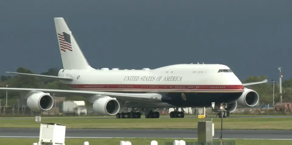 Interim Air Force One Makes Historic Short Hop Over Irish Open