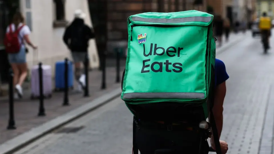 Uber Eats rolls out courier returns for online retail orders