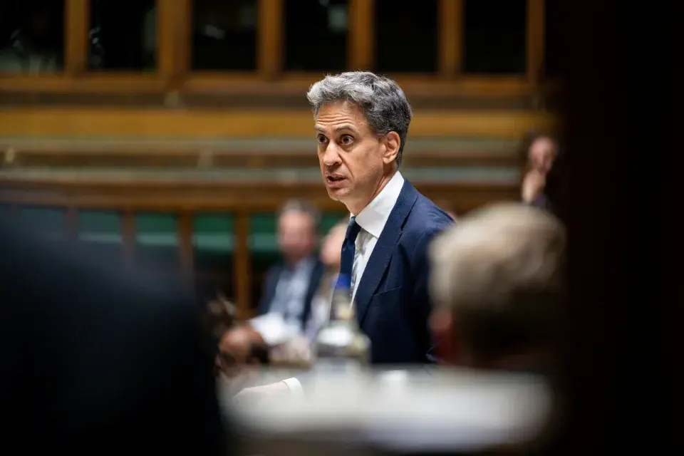 UK Wealth Exodus Accelerates as Greece Lures Billionaires Amid Israel Sanctions