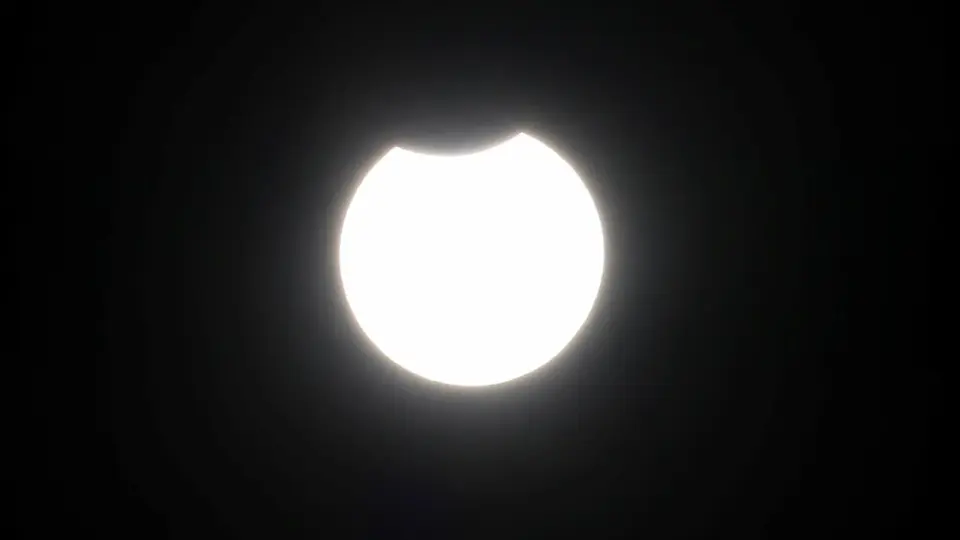 Michigan glimpses a mild sun bite in Aug. 12 partial solar eclipse