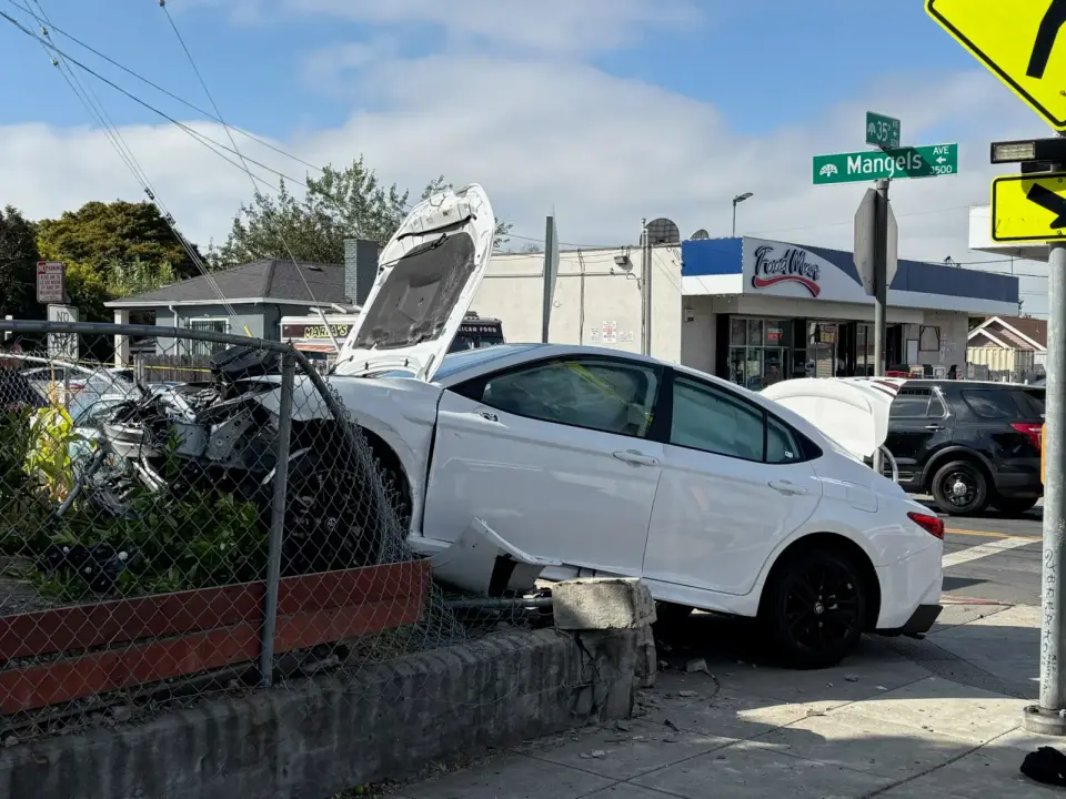 Six-year-old behind the wheel in East Oakland crash leaves woman critically injured