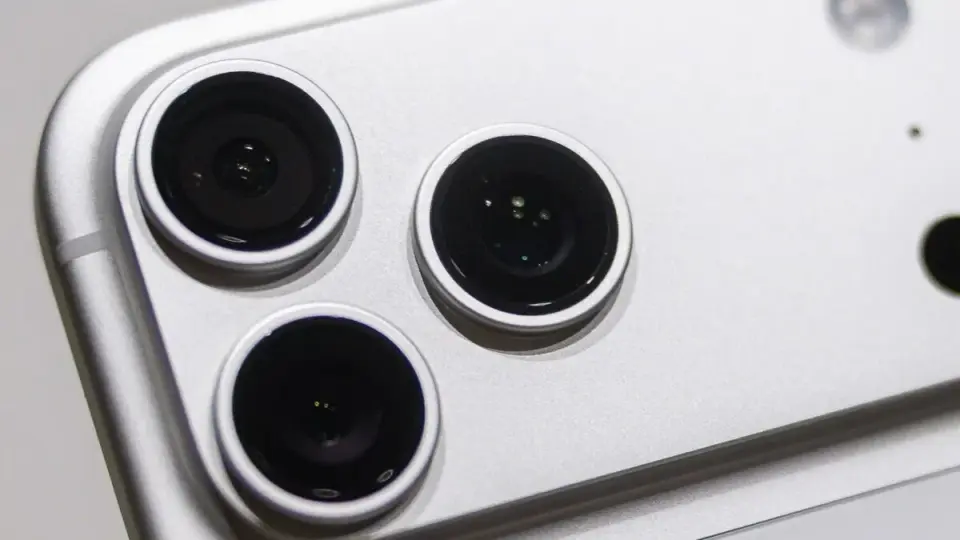 Foldable iPhone Drops Deep-Zoom Hopes: No Telephoto Lens
