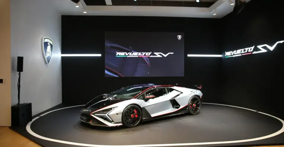 Lamborghini Revuelto SV ramps up speed and handling with hybrid hardware