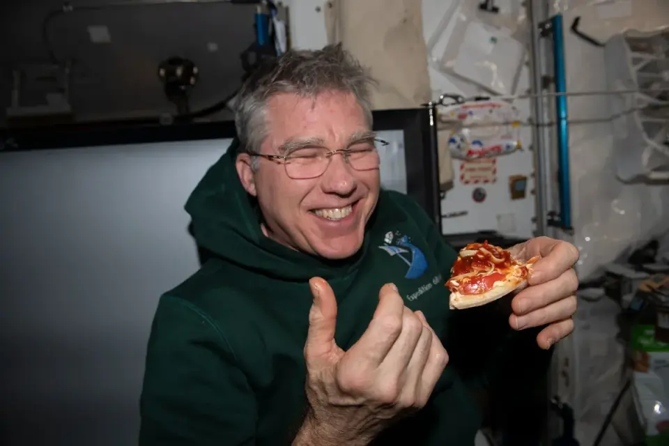 Eating in Zero-G: Microgravity’s Impact on Taste, Chewing, and Hydration