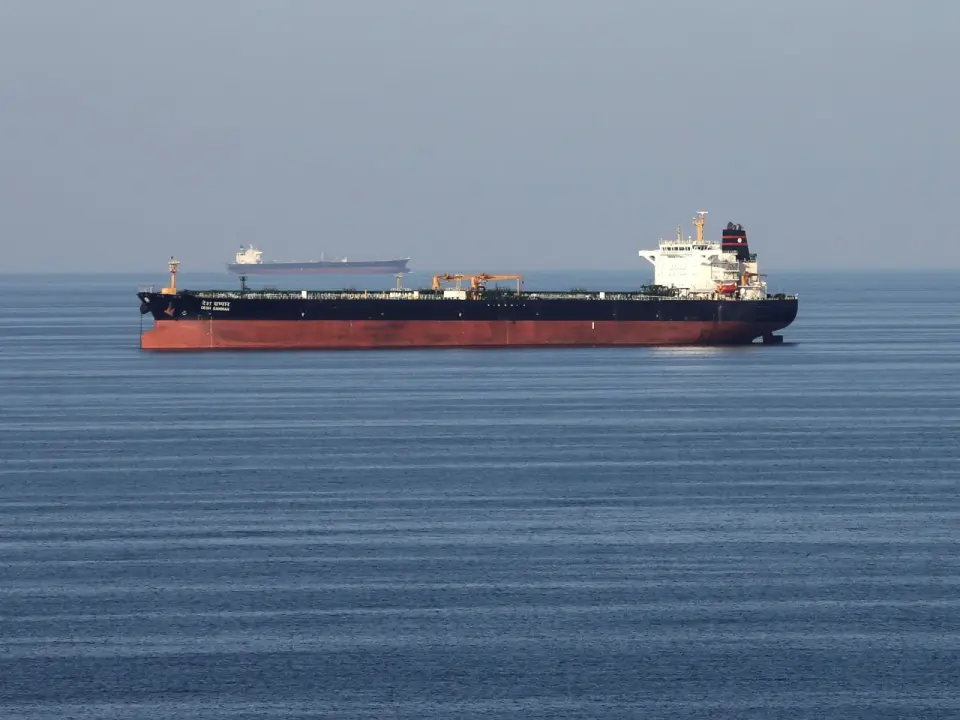Hormuz Talks Harden: U.S. Demands Reparations; Iran Seeks Broad Concessions