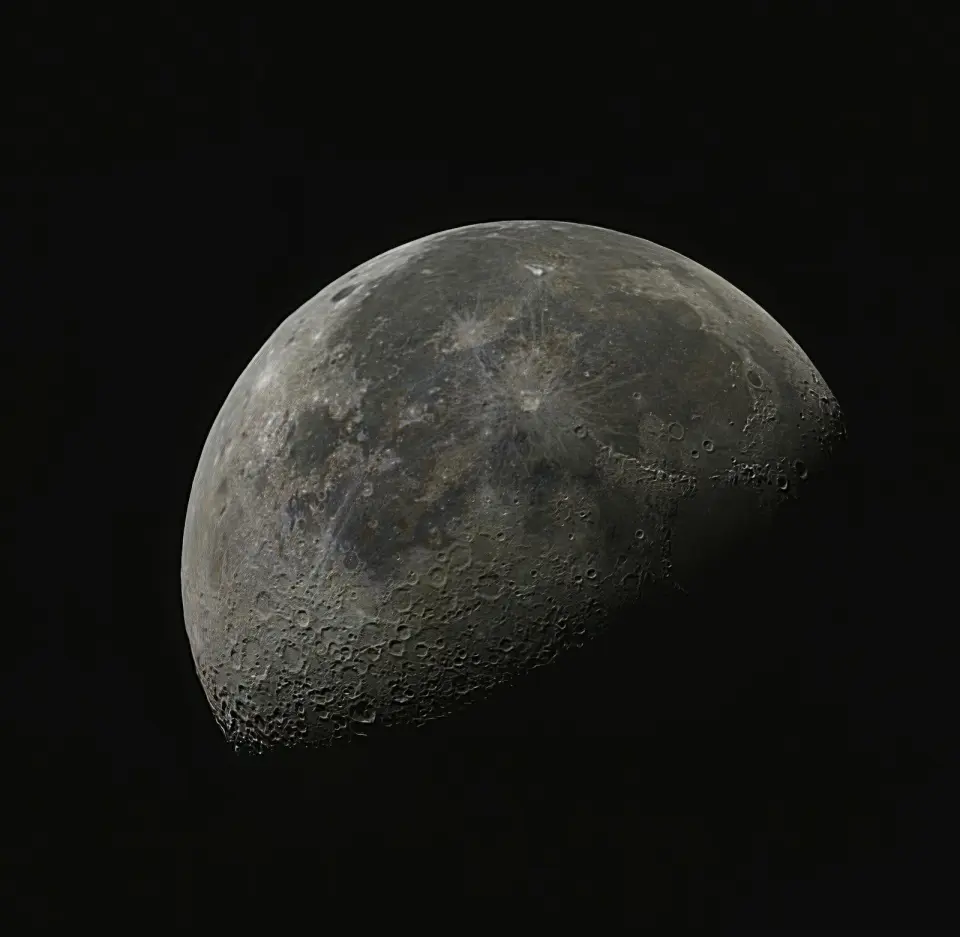 Ancient Moon Mirrors Still Test Gravity With Millimeter Precision