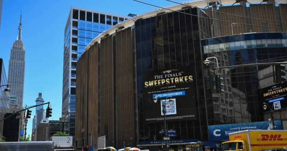 Niantic man identified after fatal fall from MSG upper deck during Goose show