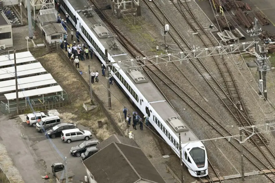 Fatal Collision: Four Railway Workers Killed by Express Train in Kanuma