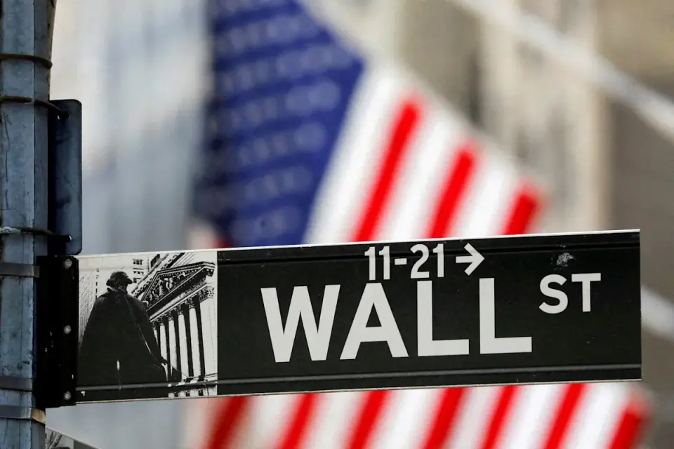 BofA Survey: Fund Managers Need 5.9% Yields to Rotate from Stocks to Bonds