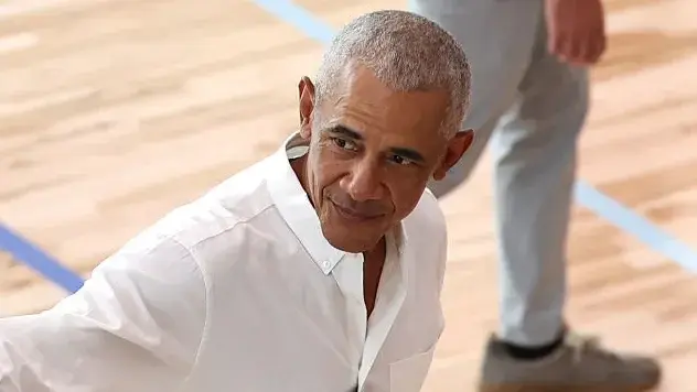 Obama pokes fun at gilded Oval Office in promo cameo