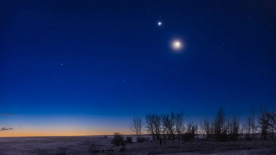 Crescent Moon Joins Jupiter, Venus and Mercury in Sunset Sky Parade