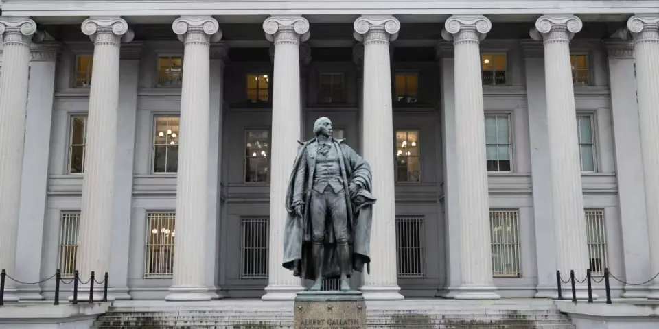 Treasury Yields Retreat as Buyers Return to Market Amid Fed Rate Hike Doubts