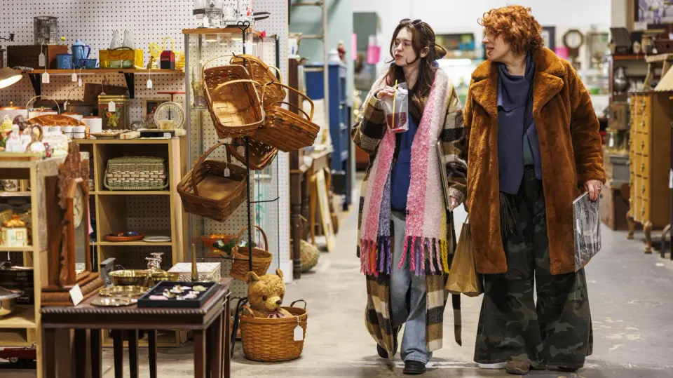 80s-Inspired Thrift Store Gold: Nostalgic Gems You Can Still Score