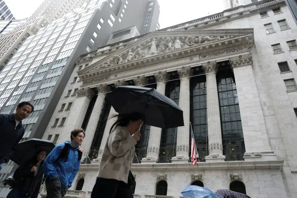 AI-fueled rally cools as U.S. stock futures ease ahead of jobs data