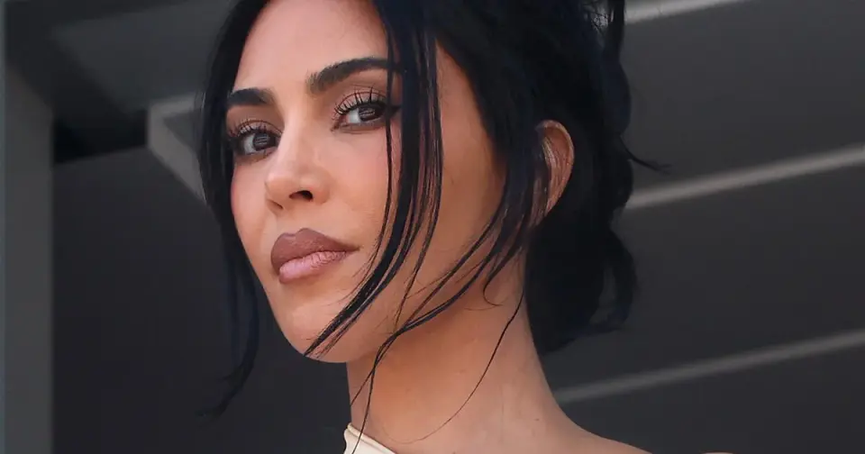 Paris Court Awards Kim Kardashian Symbolic €1 in 2016 Robbery Case