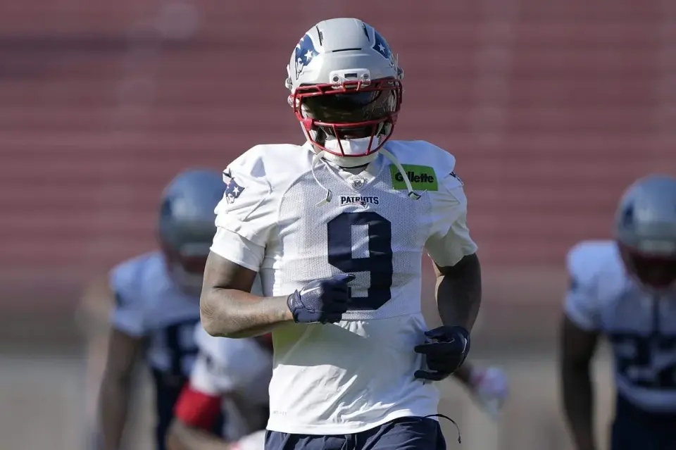 Patriots ship Boutte to Texans for Reed and a 2028 pick