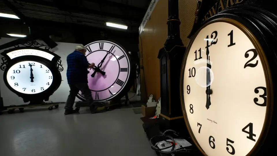 Senate Blocks Permanent Daylight Saving Time Despite Trump's Public Pressure