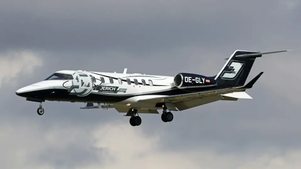 Apocalypse Tracker: Watching private jets for insider signals