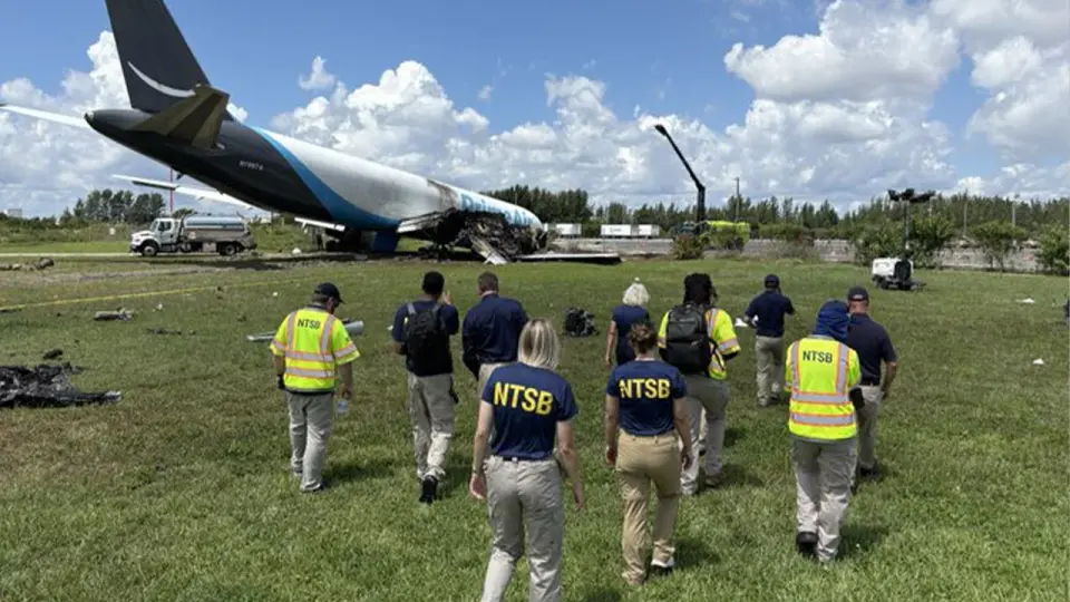 NTSB details Miami cargo jet crash: 5 dead in vehicle collisions, crew survives