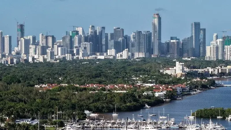 Miami hits 100°F again as a stubborn heat dome fuels a Southeast heat wave
